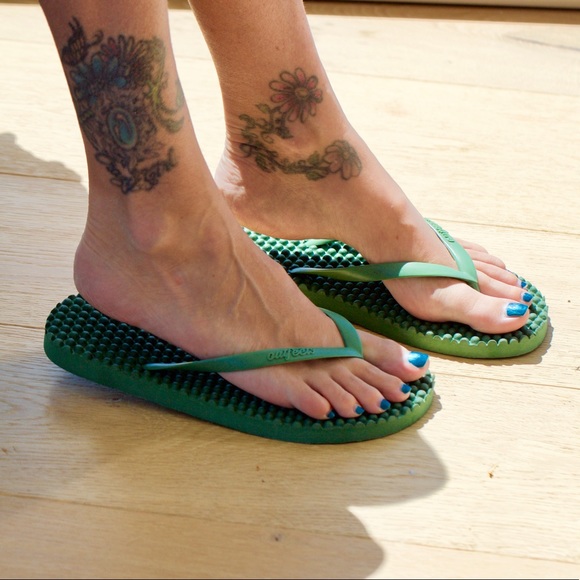 therapeutic flip flops